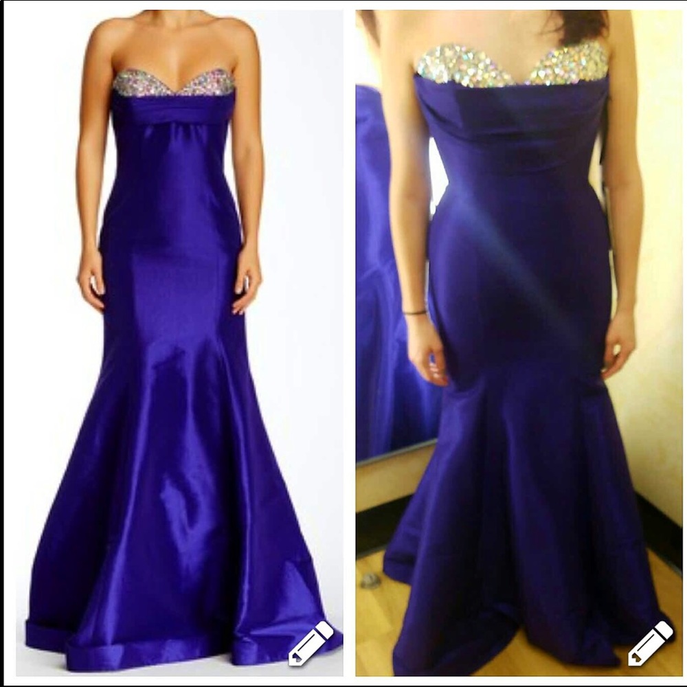 Macdougal size 8 gown